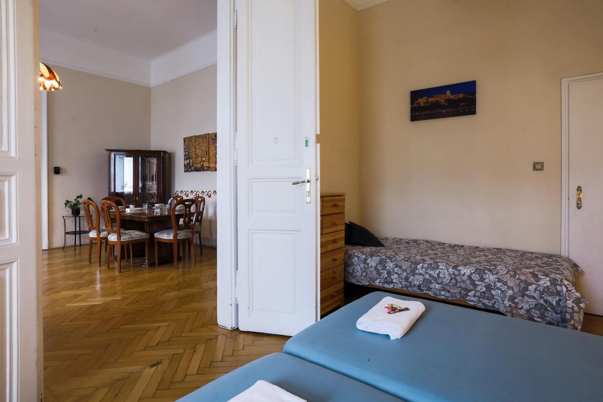 East Private Rooms Budapest Room photo